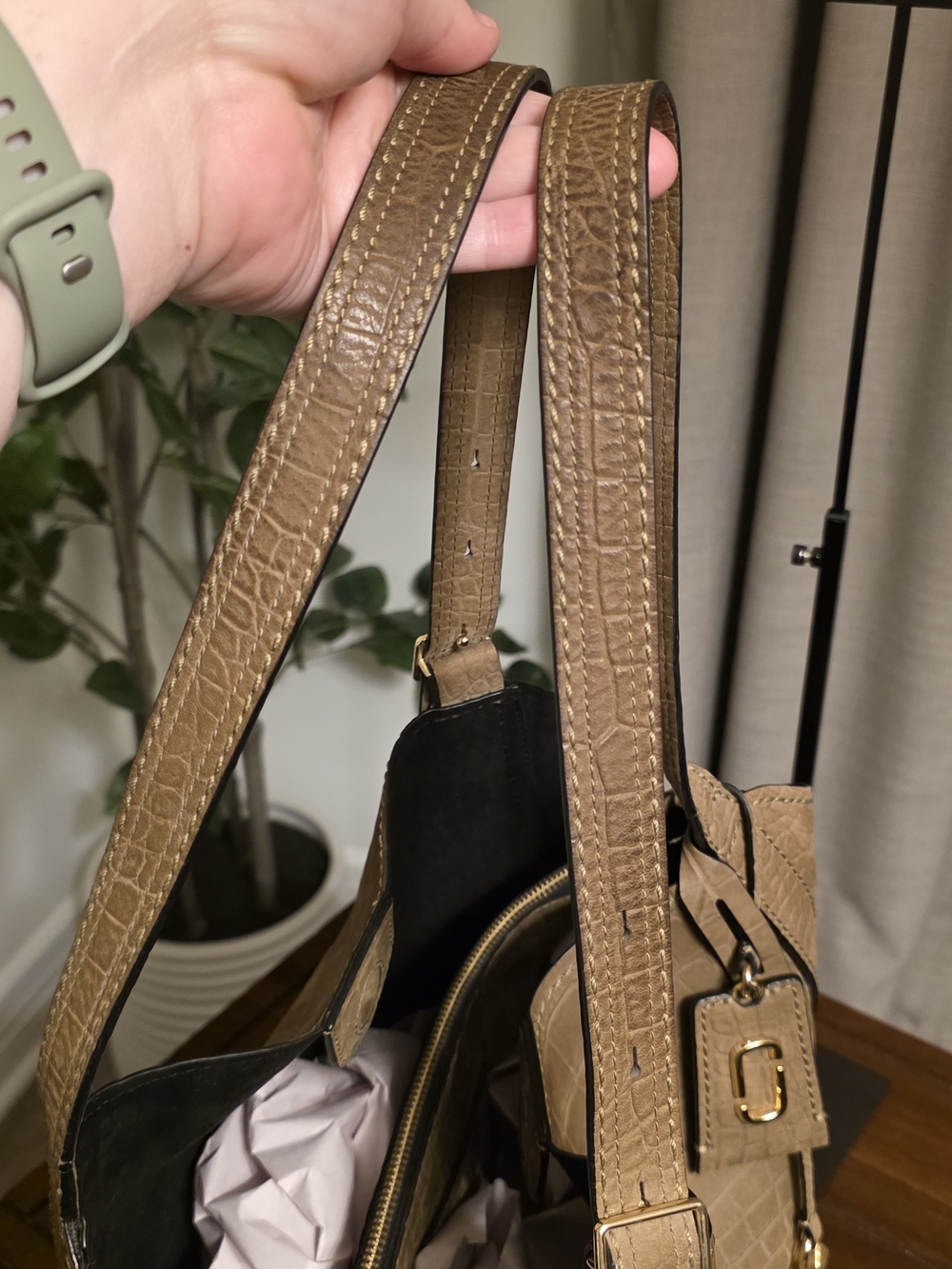 Marc Jacobs The Director Nubuc Croc Embossed Shoulder Bag - Picture 6 of 13